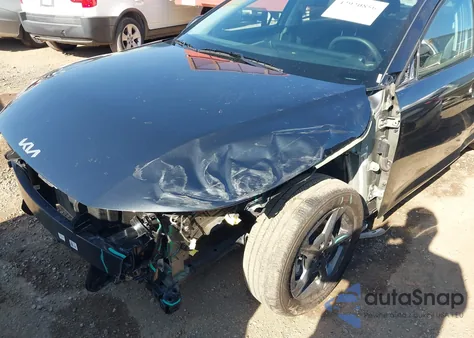 2025 Kia K4 Lxs из США, поврежденный, VIN 3KPFT4DE1SE012893